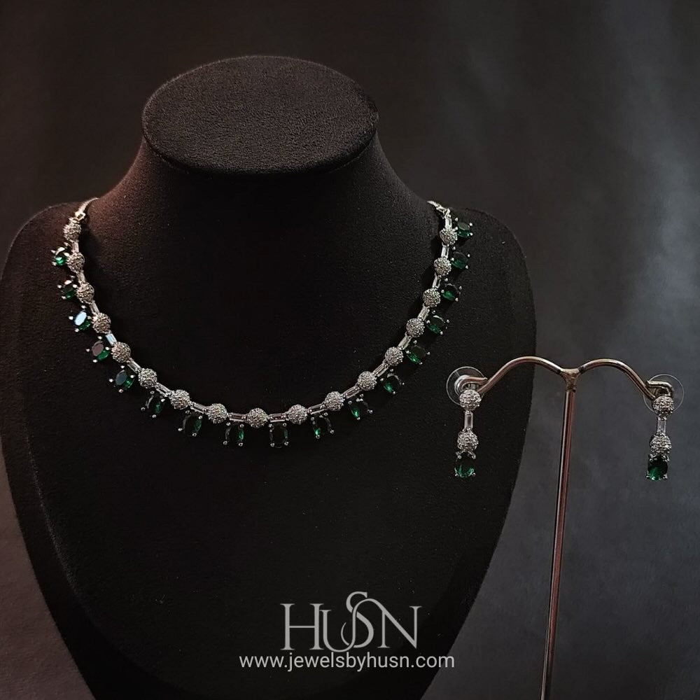Emerald hued Grace Necklace Set