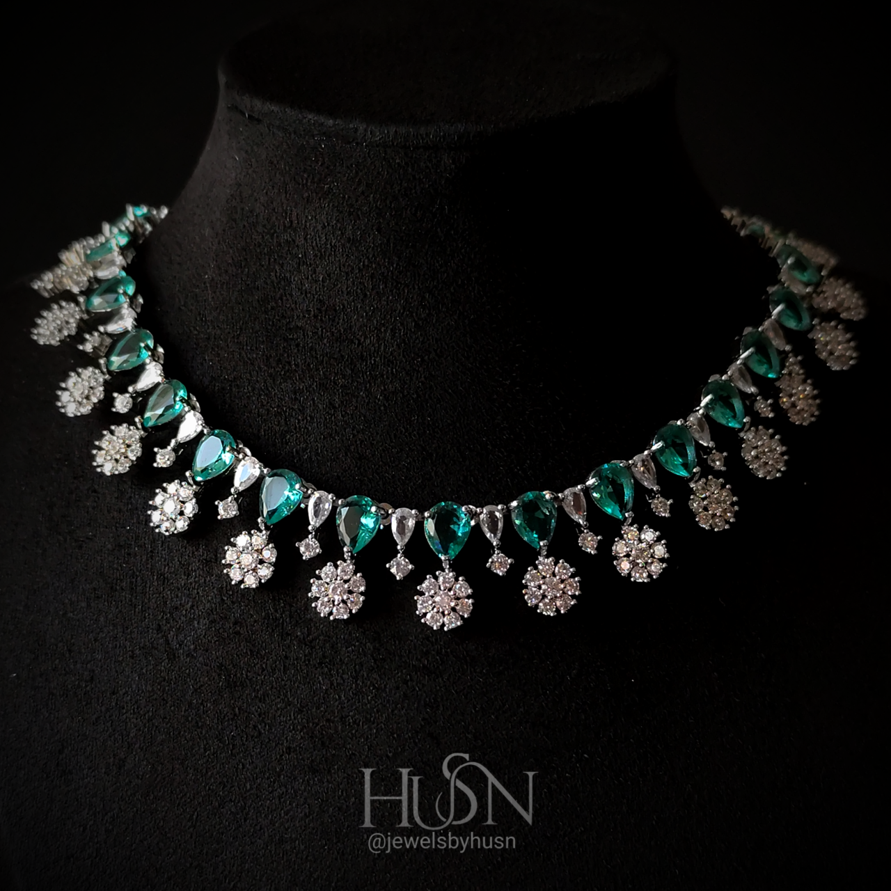 Emerald Frost Necklace Set