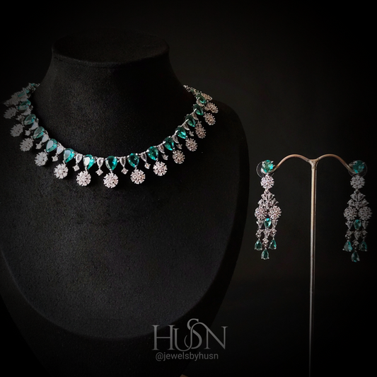 Emerald Frost Necklace Set